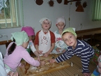 Pečenie medovníkov 5. trieda