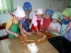 Pečenie medovníkov 5. trieda